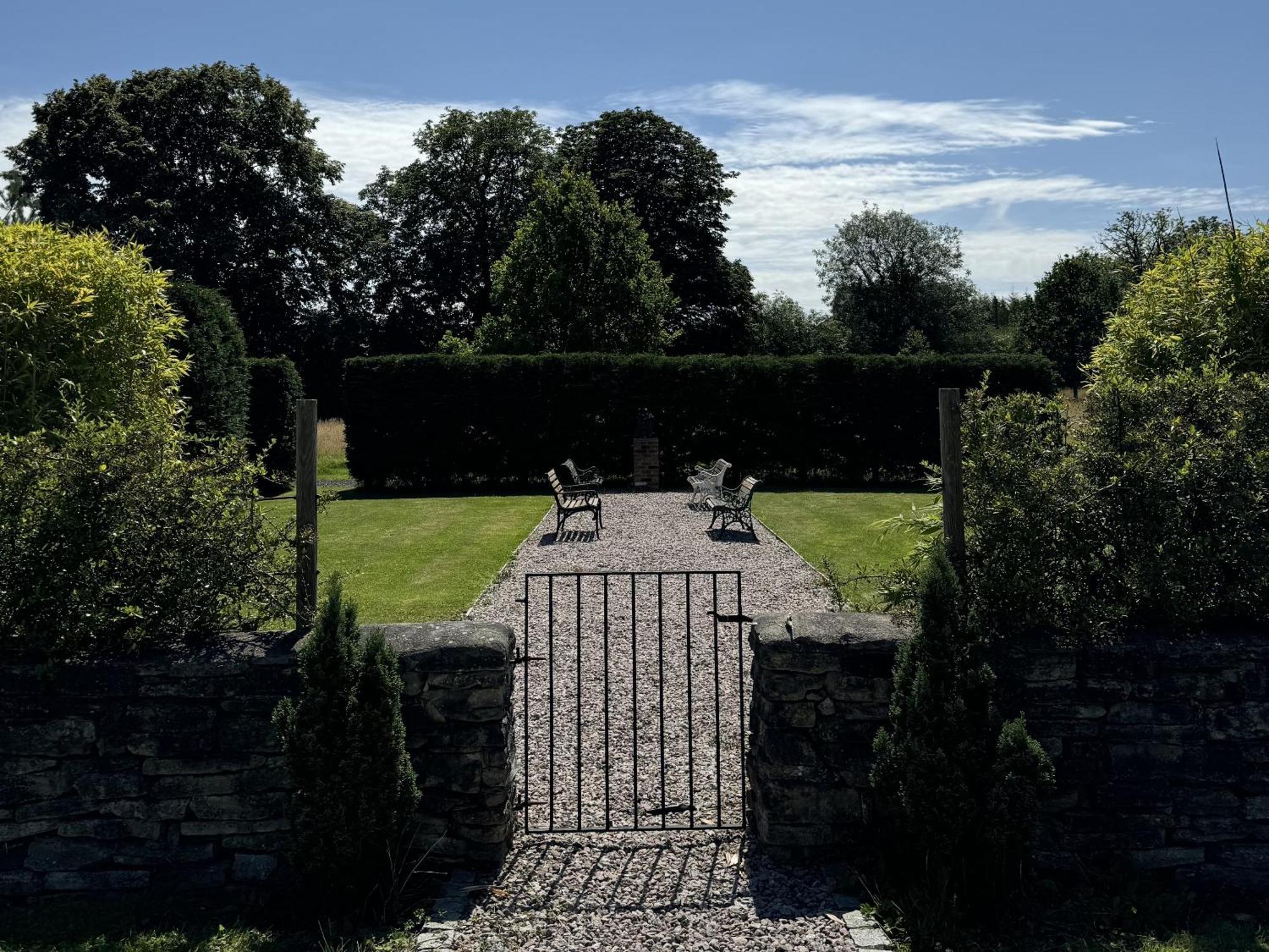 Hookwood Lodge London Gatwick Horley Esterno foto